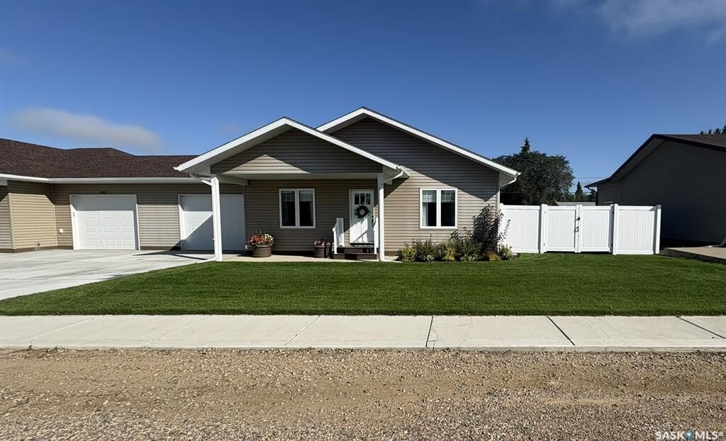 Property Photo: 222 3rd Avenue SK S0M 0Y0