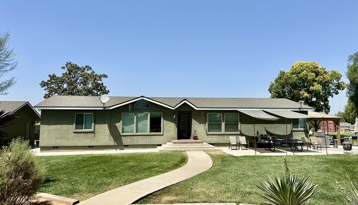 25480 Ave 102  Terra Bella CA 93270 photo