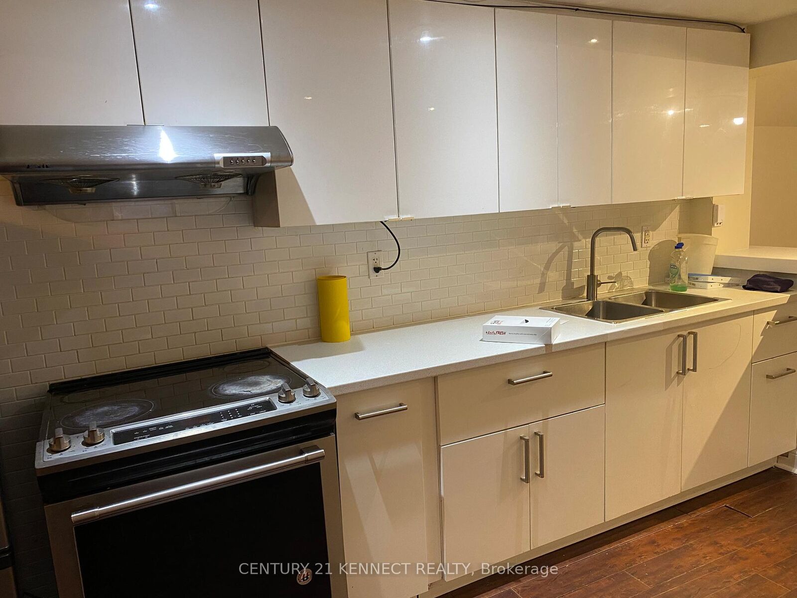 Property Photo:  181 Augusta Avenue Bsmt  ON M5T 2L4 