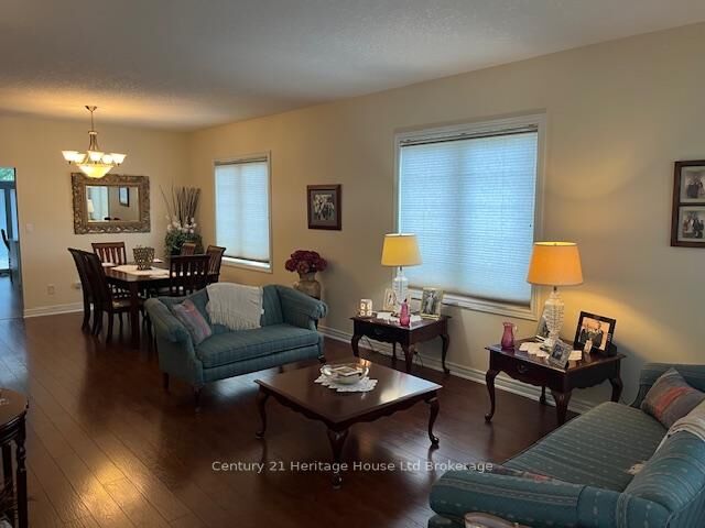 Photo de la propriété: 21 Balazs Court 1 ON N4G 5W6