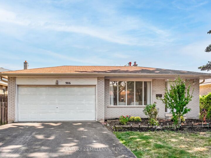 986 McBride Avenue  Mississauga ON L5C 1L6 photo