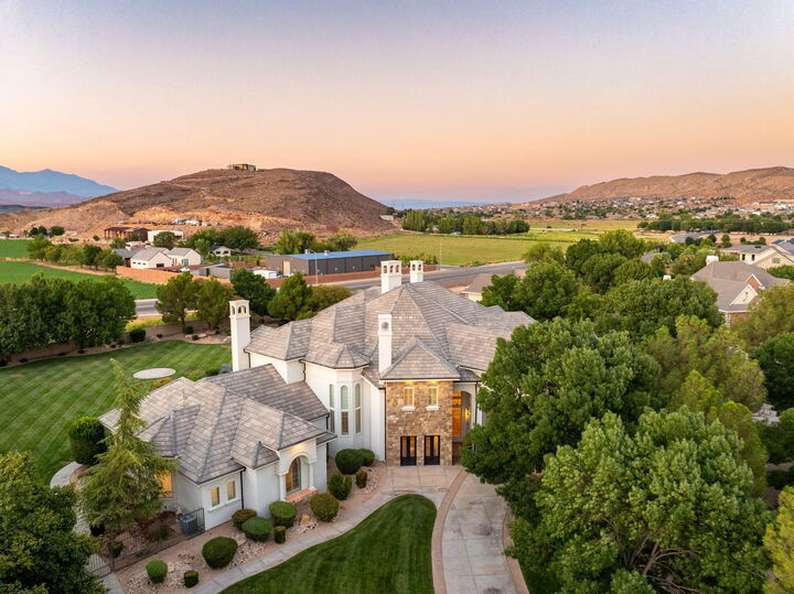 Property Photo: 213 E Adam Ln UT 84780
