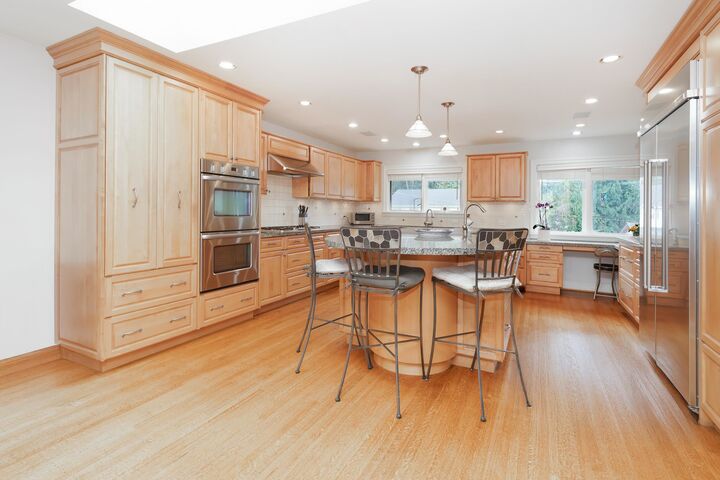 1170 Kendal Place  North Vancouver BC V7R 1T4 photo