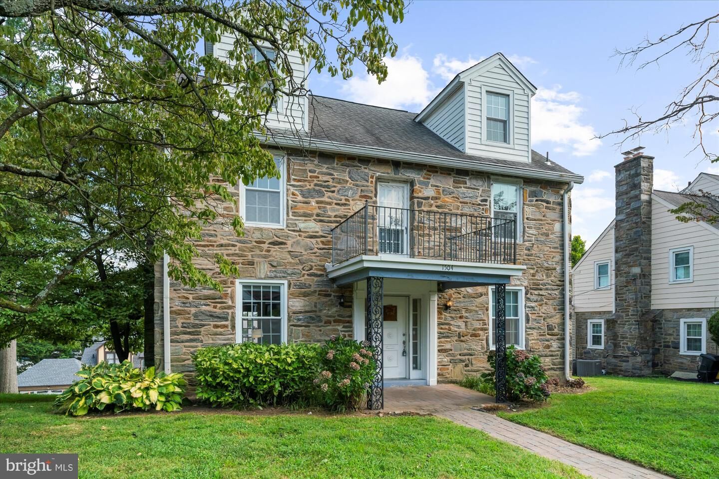 Property Photo: 1504 Sheffield Lane PA 19096