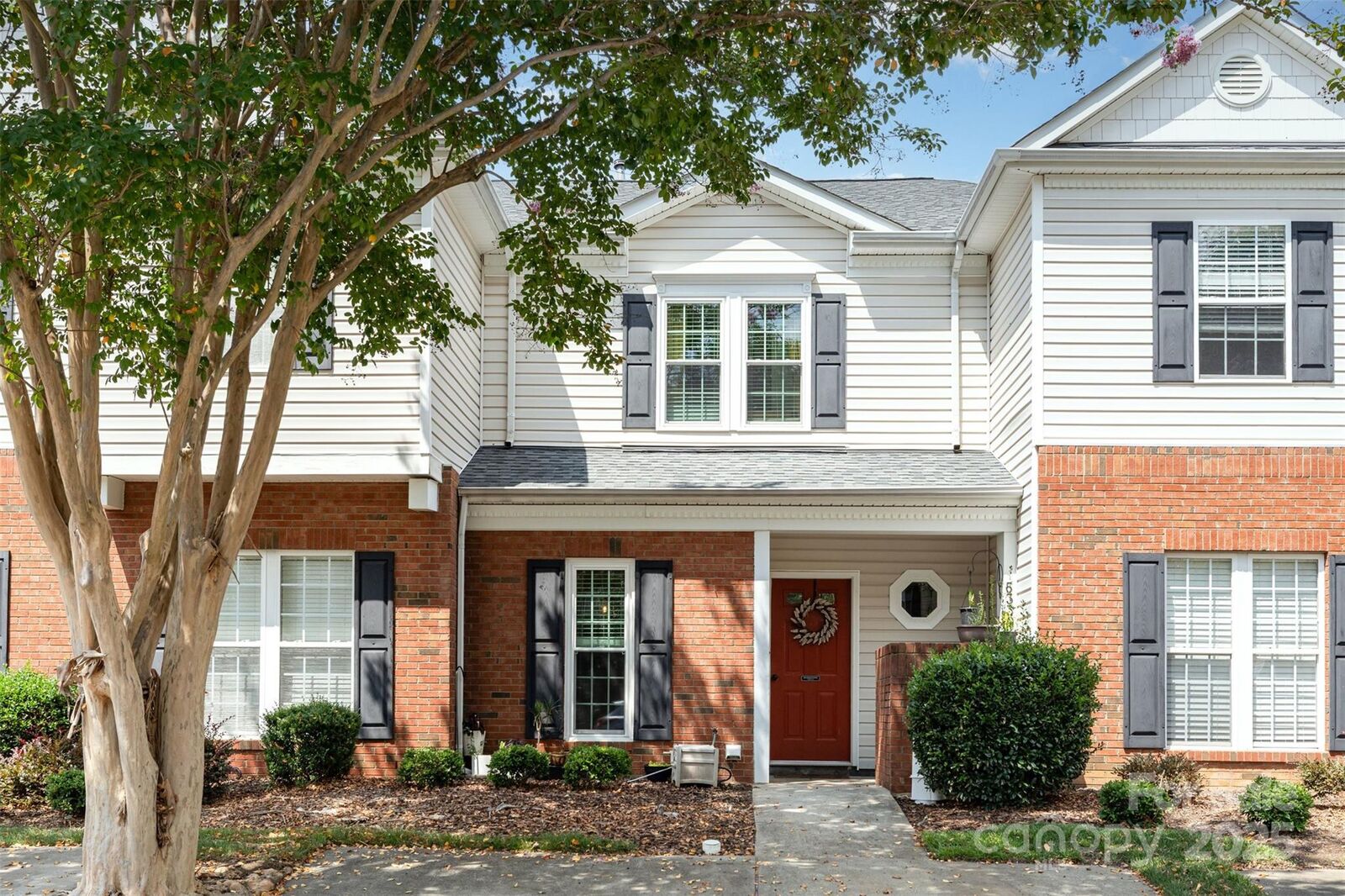 Property Photo: 5330 Silabert Avenue NC 28205