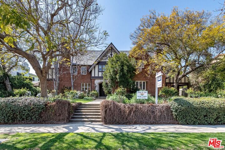 Property Photo: 145 S Hudson Ave CA 90004