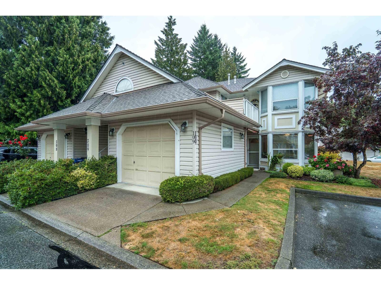 Property Photo: 16031 82nd 109 BC V4N 0N4