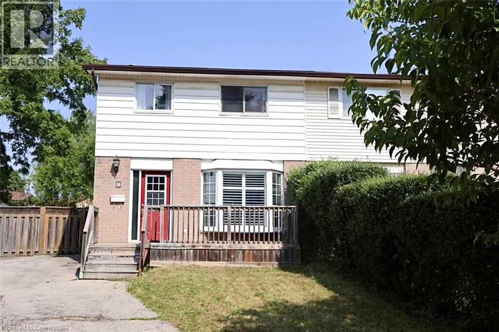 Property Photo: 9 Duncairn Court ON L9C 6G2