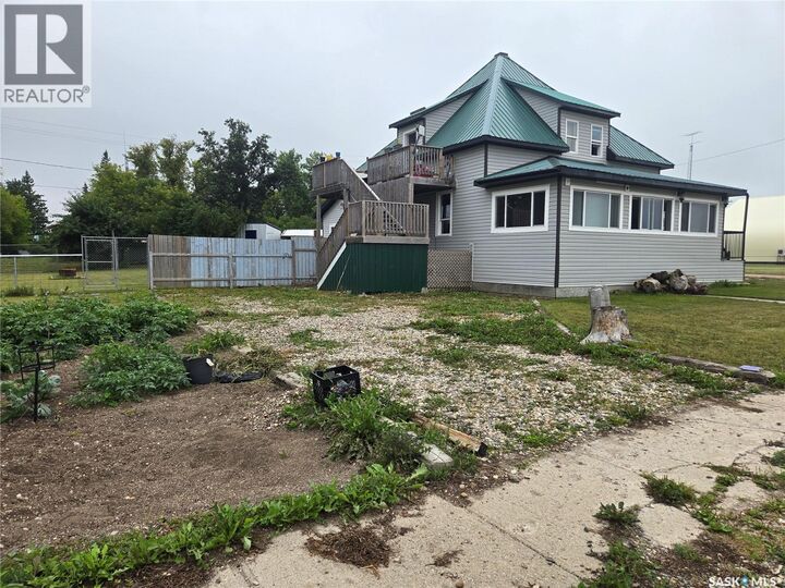Property Photo: 707 Railway Avenue SK S0A 2T0