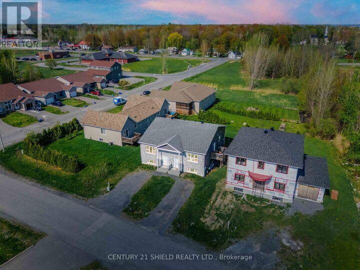 Property Photo: 6373 Monument Way ON K0C 2C0