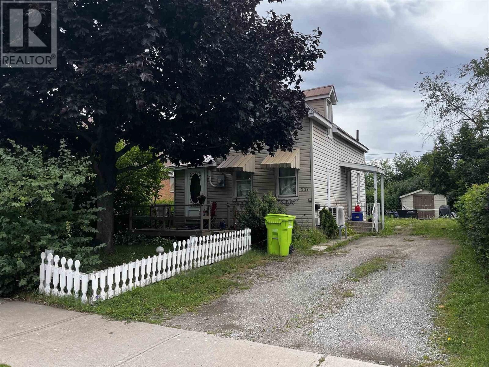 Property Photo: 338 Third Ave ON P6C 4M4