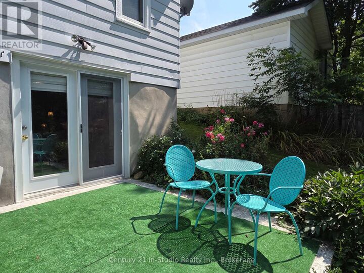 Property Photo: 198 Leopold Street South 2 ON N0G 2W0