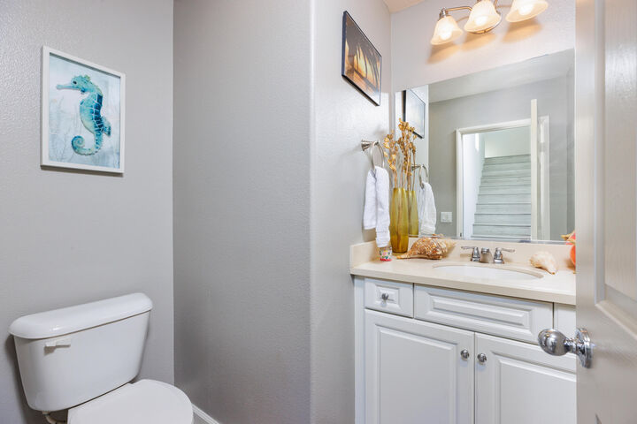 Property Photo: 444 Via De La Paz CA 92211