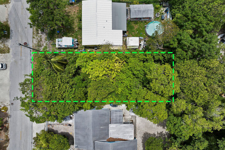 Property Photo: 10 N Marlin Avenue FL 33037
