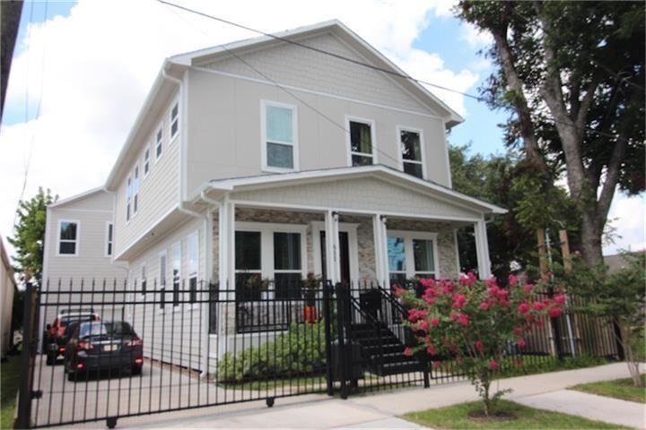 Property Photo:  811 Kern Street  TX 77009 