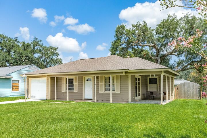 Property Photo:  1225 San Felipe Street  TX 77515 