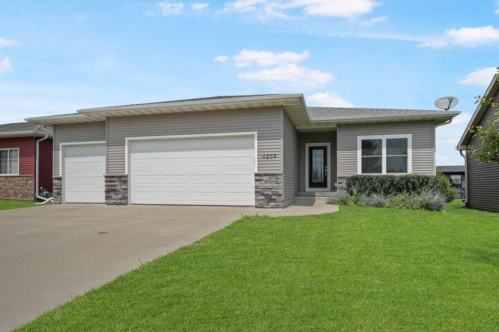 4209 Thresher Court  Cedar Falls IA 50613 photo