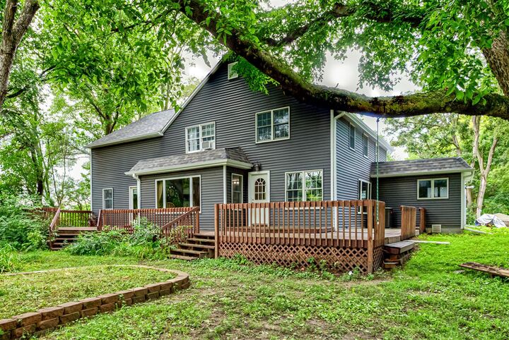 Property Photo: 2005 N Dakota Avenue IA 50014