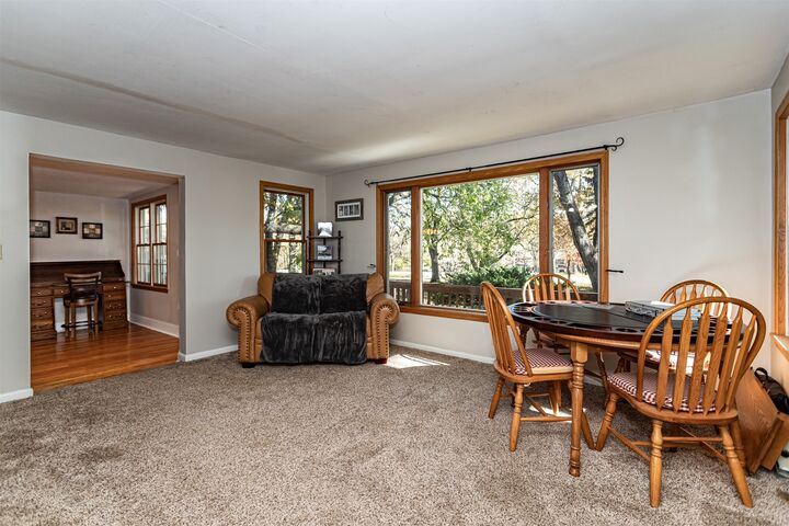 Property Photo:  2005 N Dakota Avenue  IA 50014 