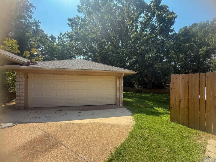 Property Photo:  409 Sutherland Dr.  TX 75703 