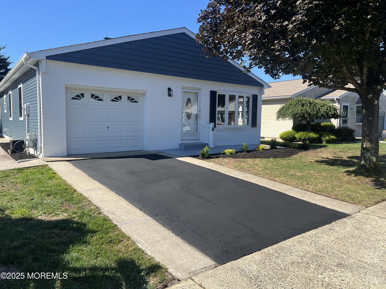 Property Photo:  8 Doral Drive  NJ 08757 