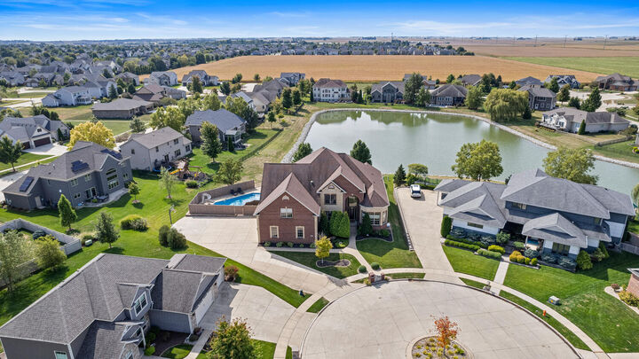 Property Photo:  5021 Chestnut Grove Drive  IL 61822 
