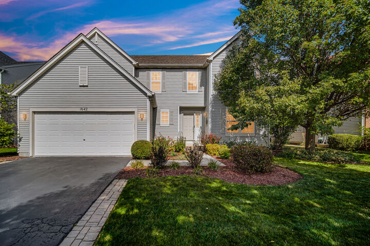 Property Photo:  1642 Aster Drive  IL 60446 
