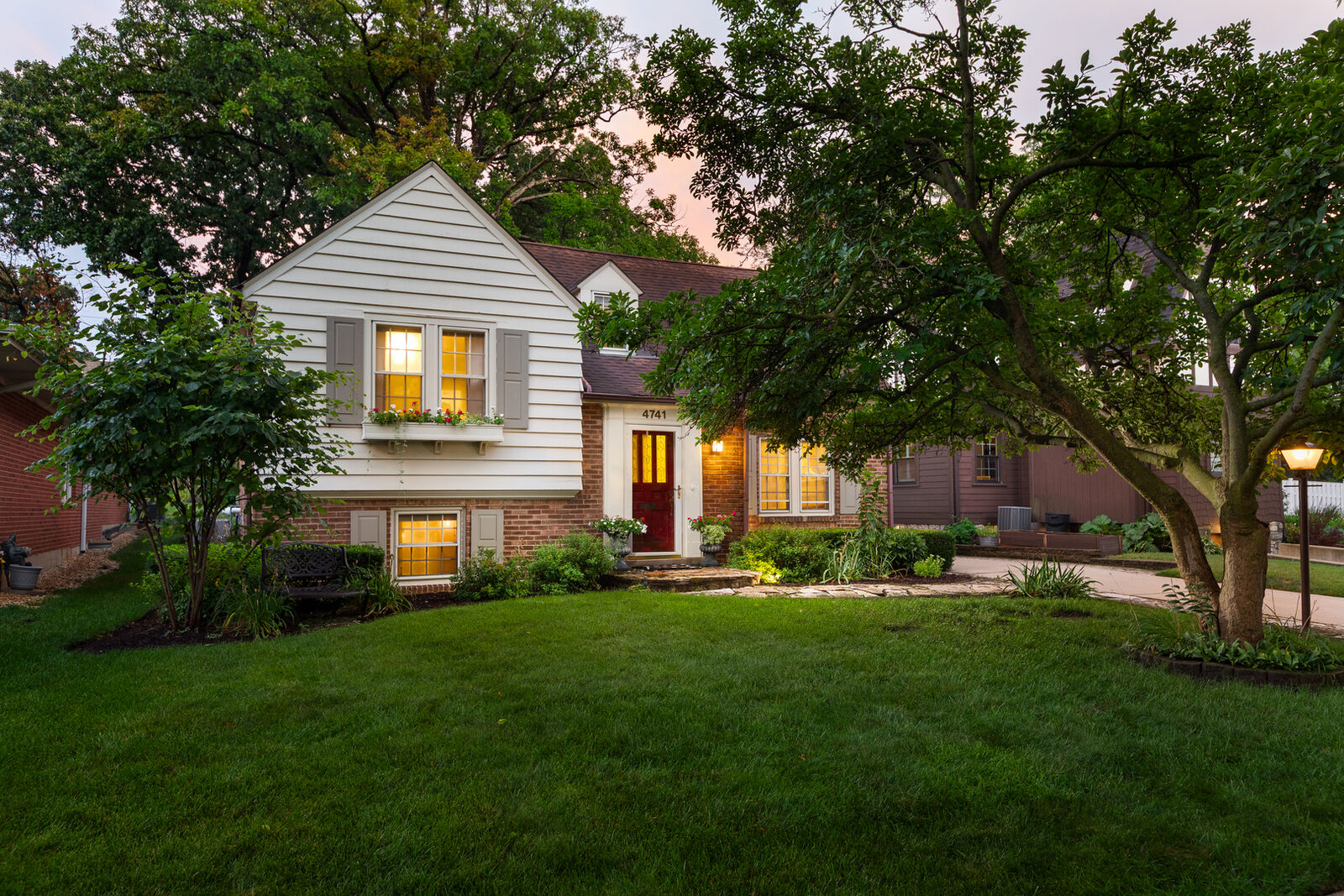 Property Photo:  4741 Montgomery Avenue  IL 60515 