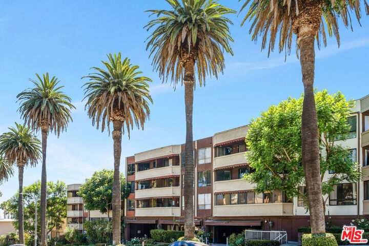 Property Photo:  1745 Camino Palmero Street 435  CA 90046 