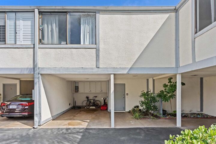 Property Photo: 2388 Altisma Way 10 Or K CA 92009