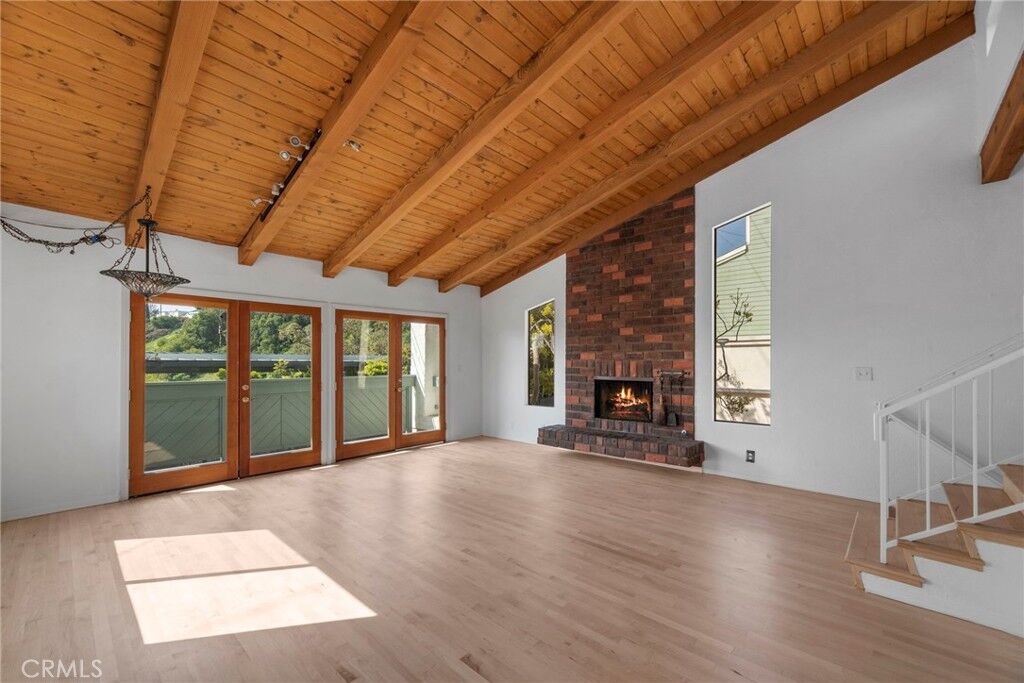 Property Photo: 516 Rosecrans Avenue CA 90266