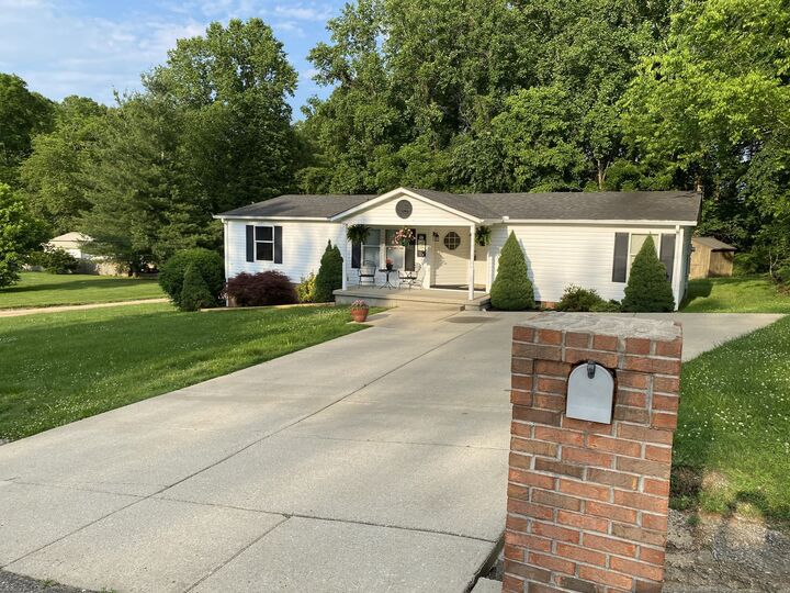 Property Photo:  1001 Chris Dr  TN 37148 