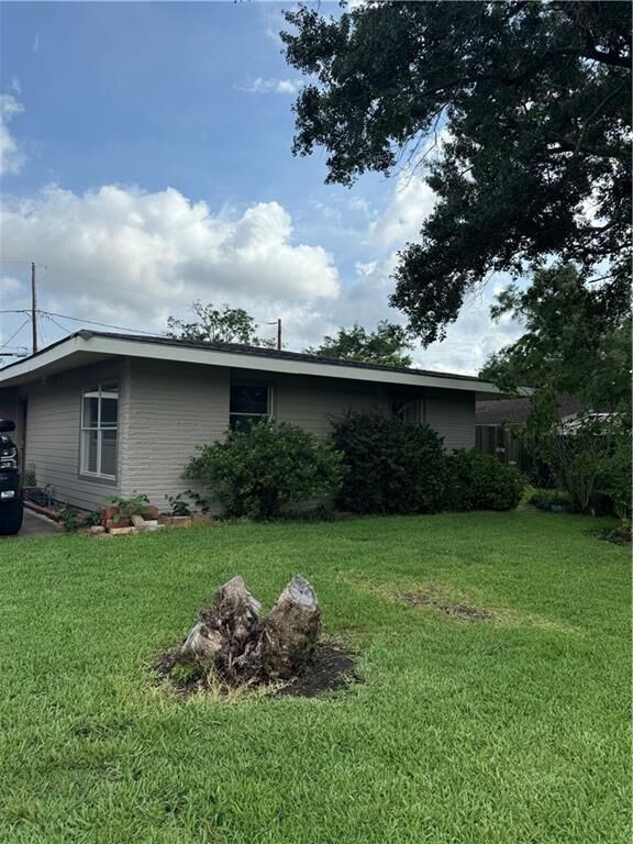 Property Photo: 7707 6th Street LA 70123
