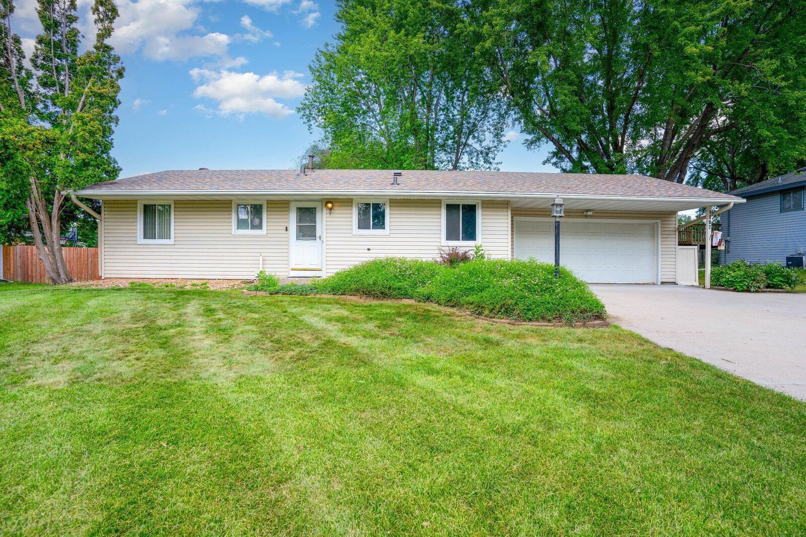 Property Photo:  1087 Whitney Drive  MN 55124 