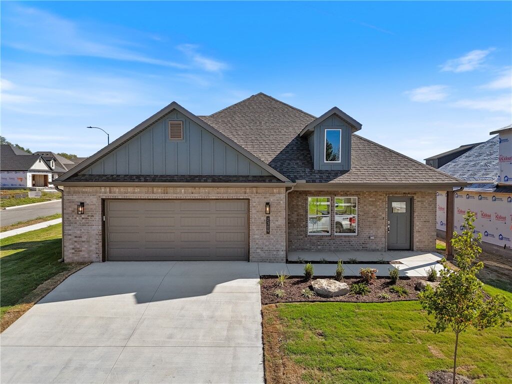 Property Photo:  2309 N Lexington Street  AR 72761 