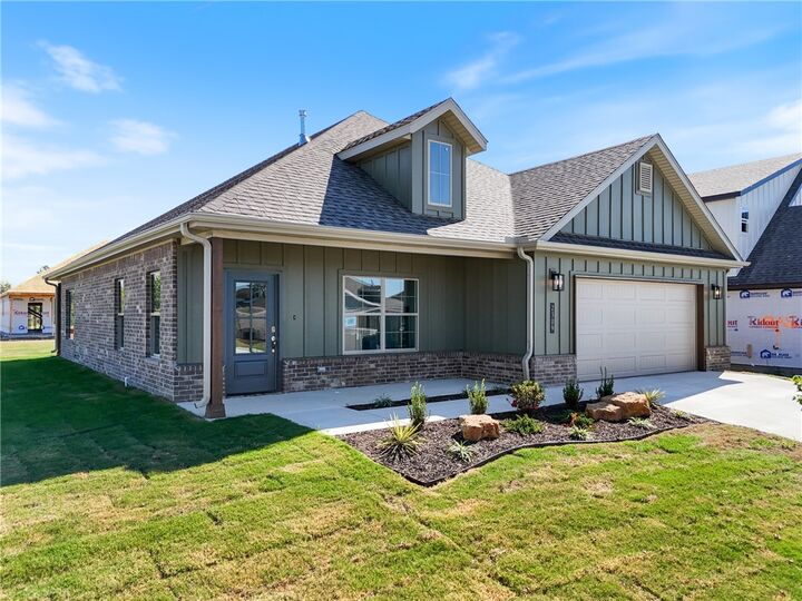 Property Photo: 2309 N Presley Street AR 72761