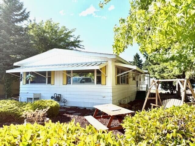 Property Photo: 701 Westmont Drive OR 97526