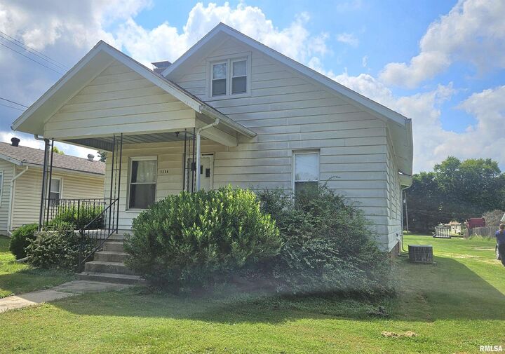 1256 S Main Street  Canton IL 61520 photo