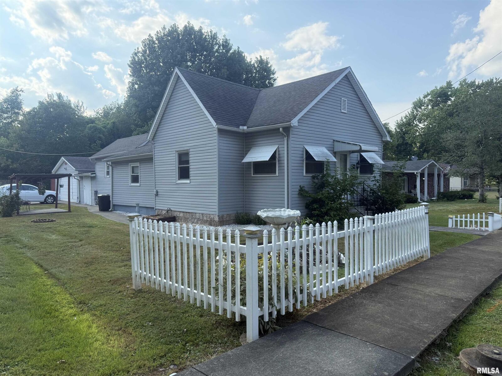 Property Photo: 401 N 23rd Street IL 62948