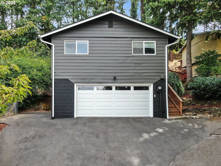 Property Photo:  1002 N 1st St  WA 98625