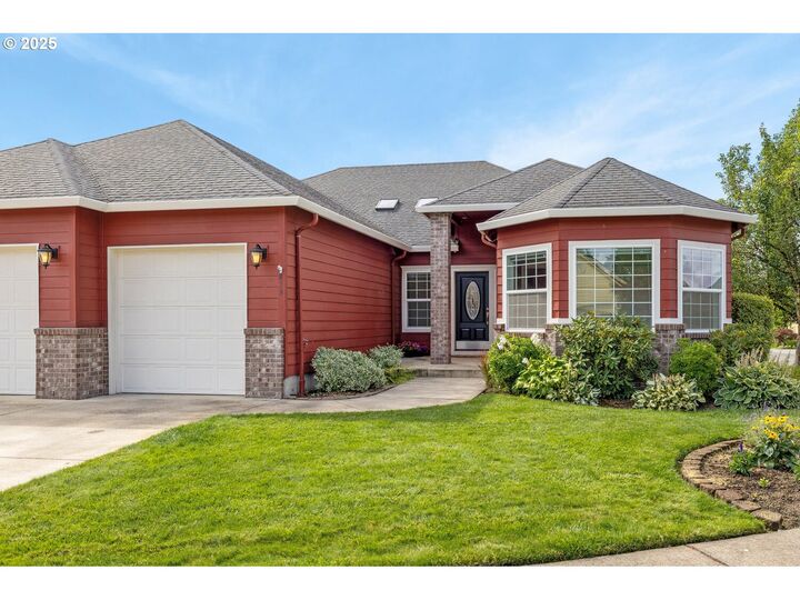 Property Photo:  813 NW 151st St  WA 98685 