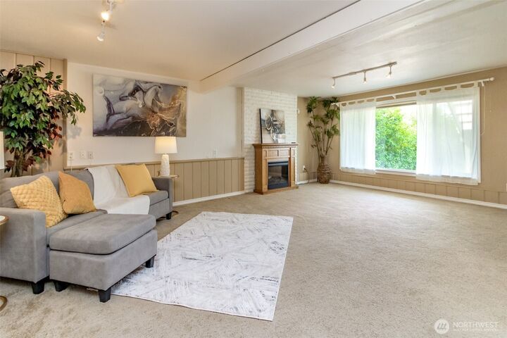 Property Photo: 9514 S 218th Street WA 98031