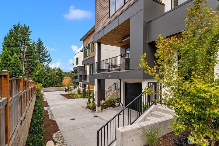 Property Photo:  134  8th Court  WA 98033 