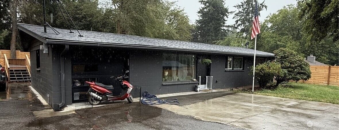 Property Photo: 123 199th Street Dr WA 98148