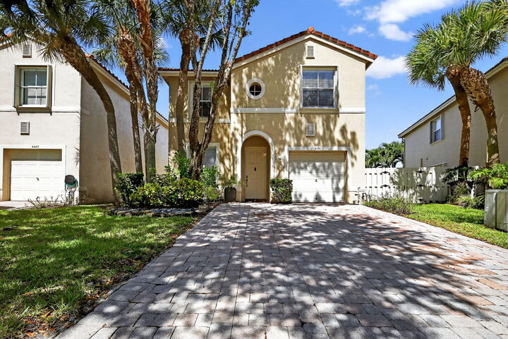 Property Photo:  4451 Lake Lucerne Circle  FL 33409 