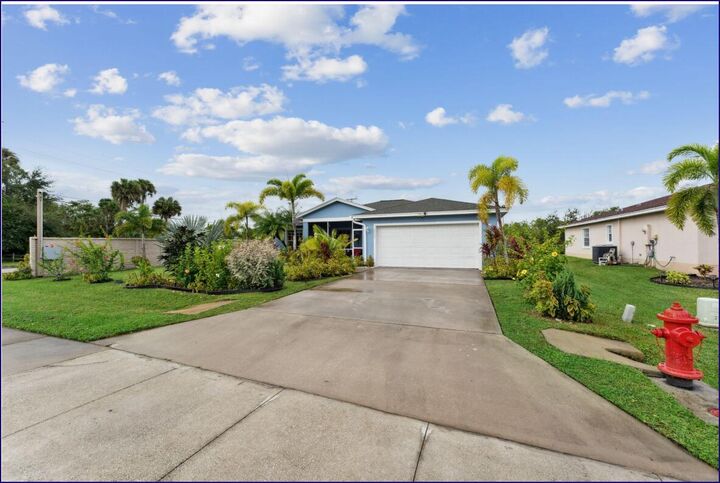 Property Photo:  6529 Las Palmas Way Way  FL 34952 