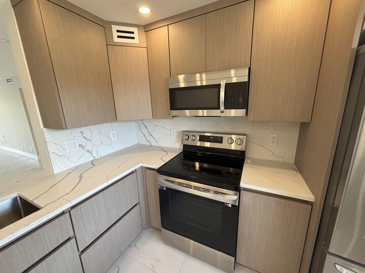 Property Photo:  3005 Portofino Isle F3  FL 33066 