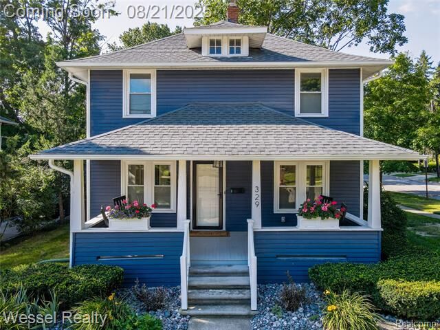 Property Photo: 329 W Saint Clair Street MI 48065