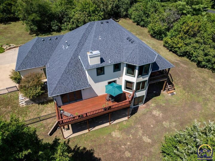 Property Photo:  5614 SW Fairlawn Rd  KS 66610 