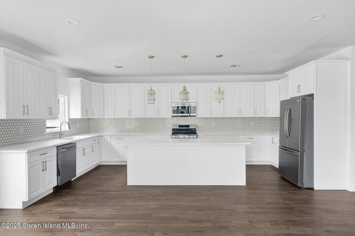Property Photo: 40 Troy Street NY 10308